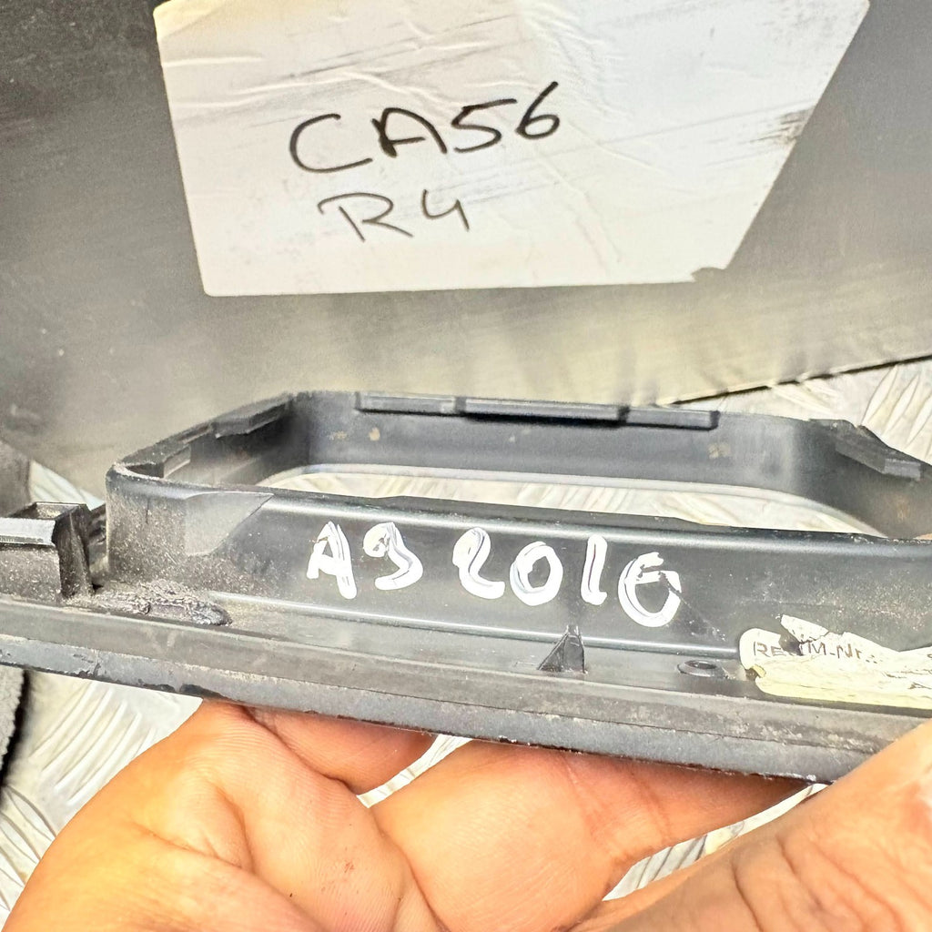 Audi A3 8P Central Console Tunnel Lining Mask Trim Bezel 8P0864261T 03-12