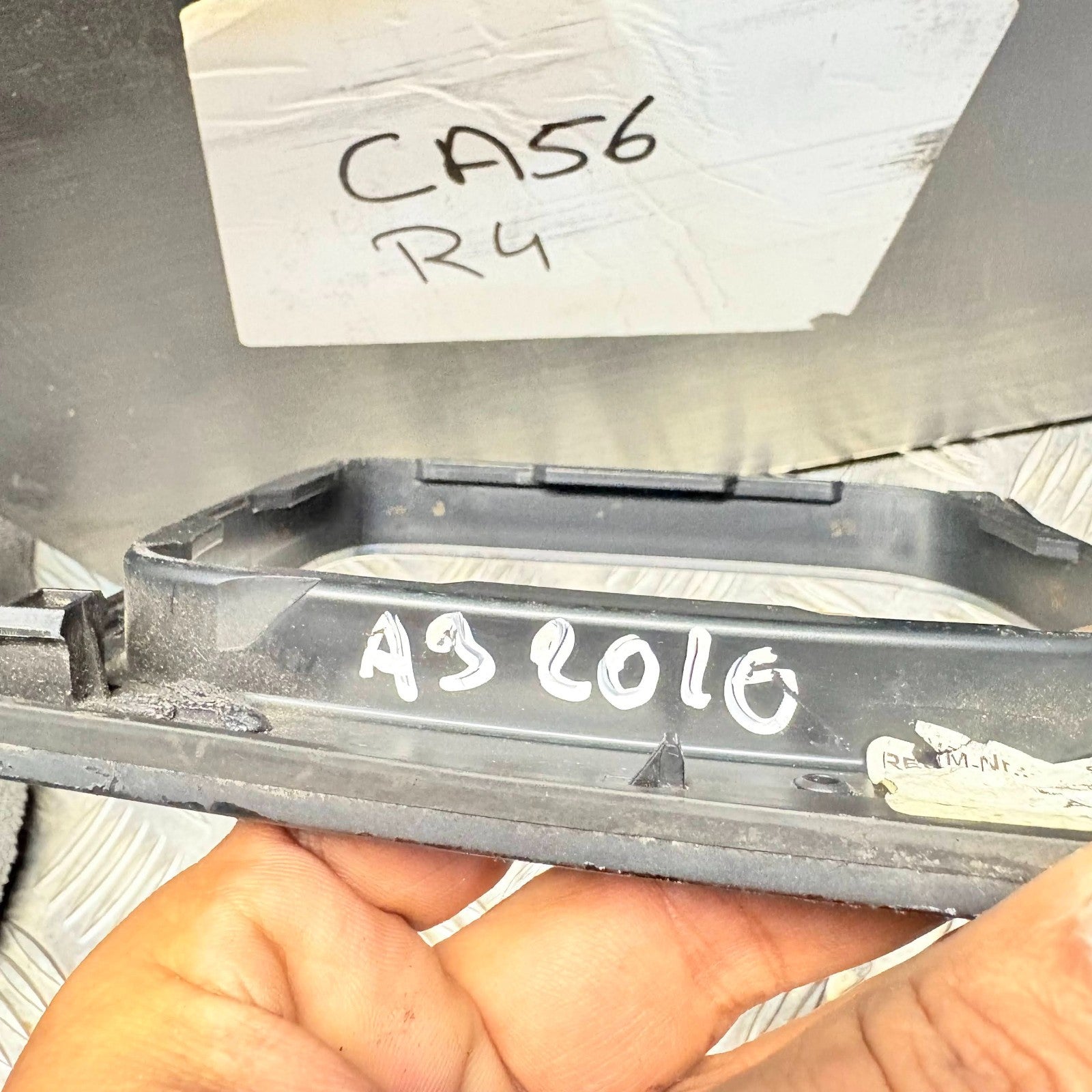 Audi A3 8P Central Console Tunnel Lining Mask Trim Bezel 8P0864261T 03-12