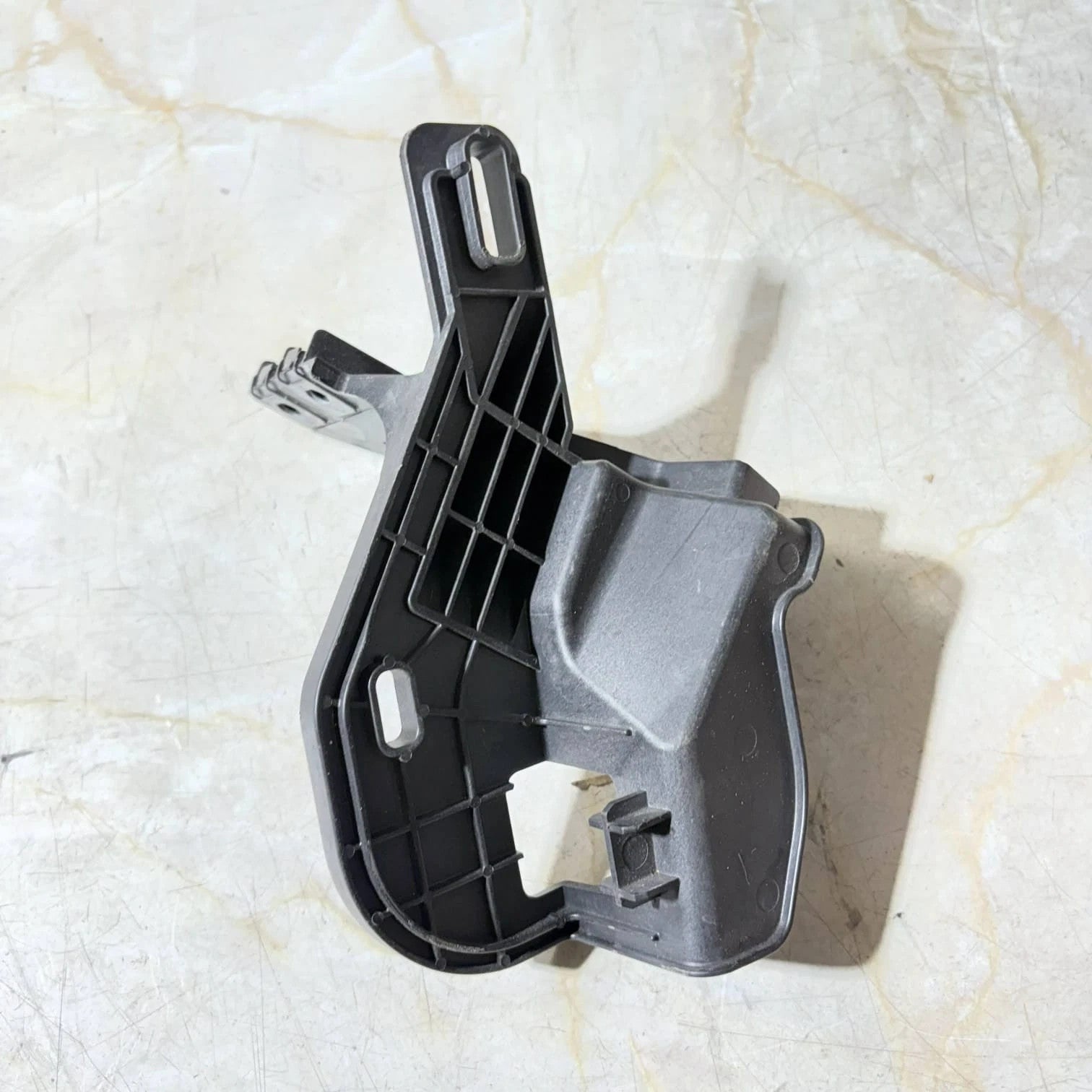 LAND ROVER EVOQUEF RONT WING MOUNT BRACKET LEFT SIDE L538 BJ32-16A143-AA