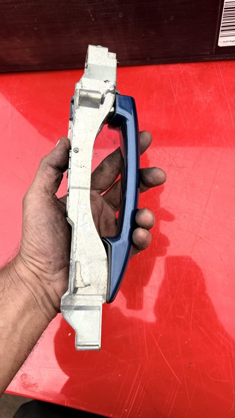 Peugeot 207 Cc Driver front Exterior Handle Blue 9680168580 2006-OSF