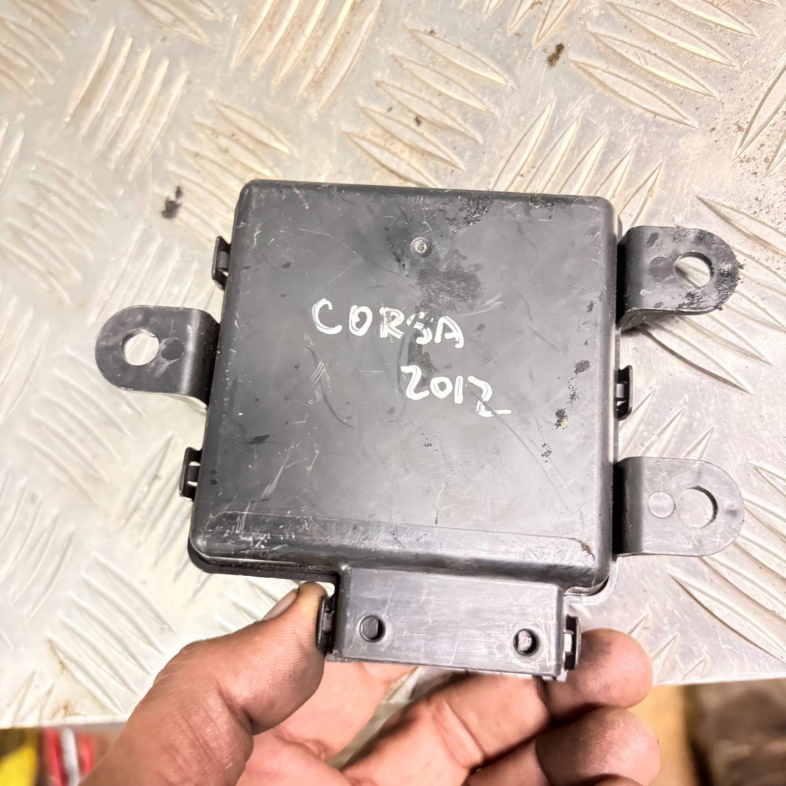 VAUXHALL CORSA 2012 PARKING PILOT CONTROL MODULE 13186725 BOSCH 0263004167