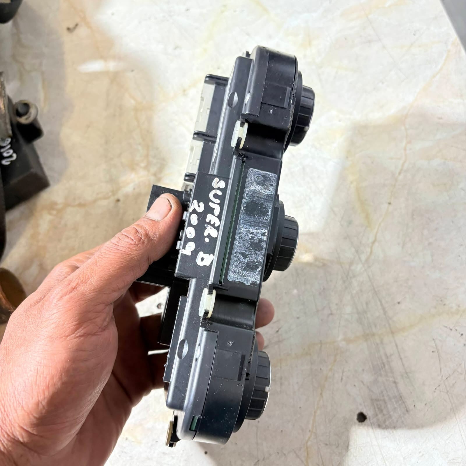 2009 SKODA OCTAVIA MK2 CLIMATE CONTROL MODULE K0045HB009752
