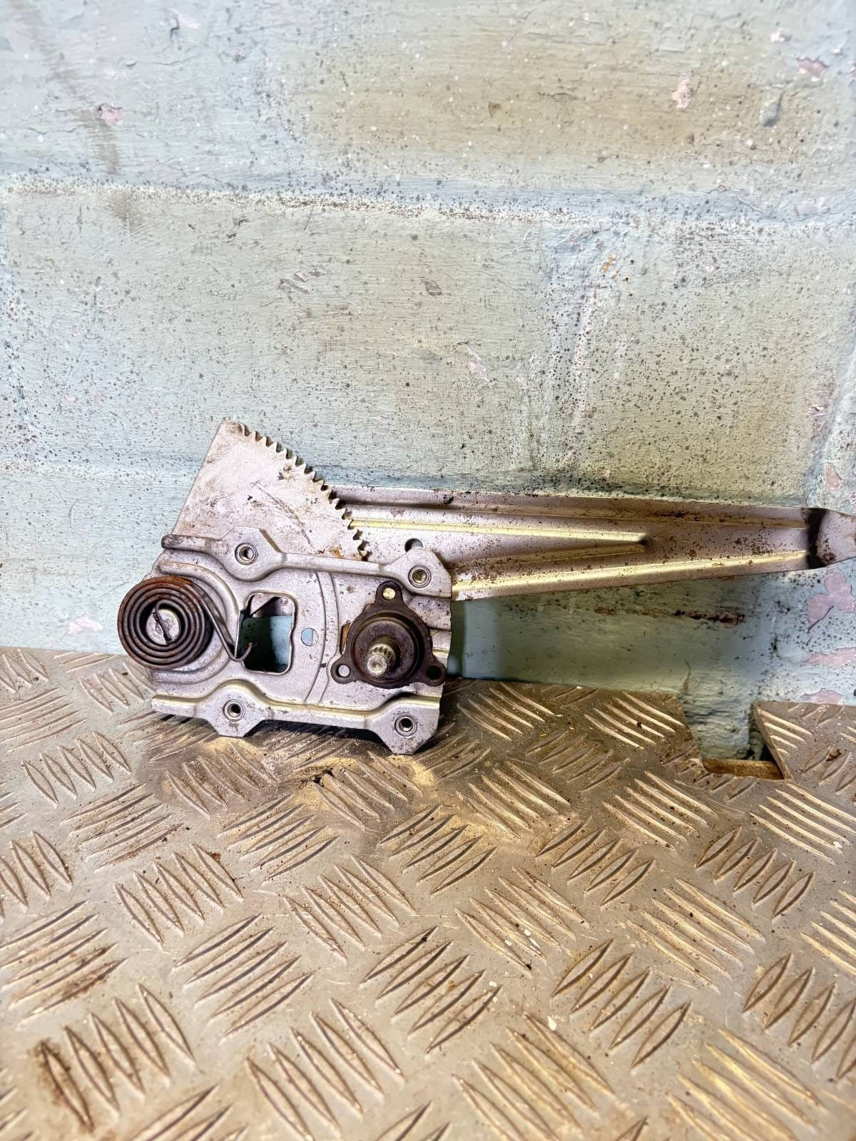 SUZUKI SWIFT 2002 N/S Rear Window Regulator