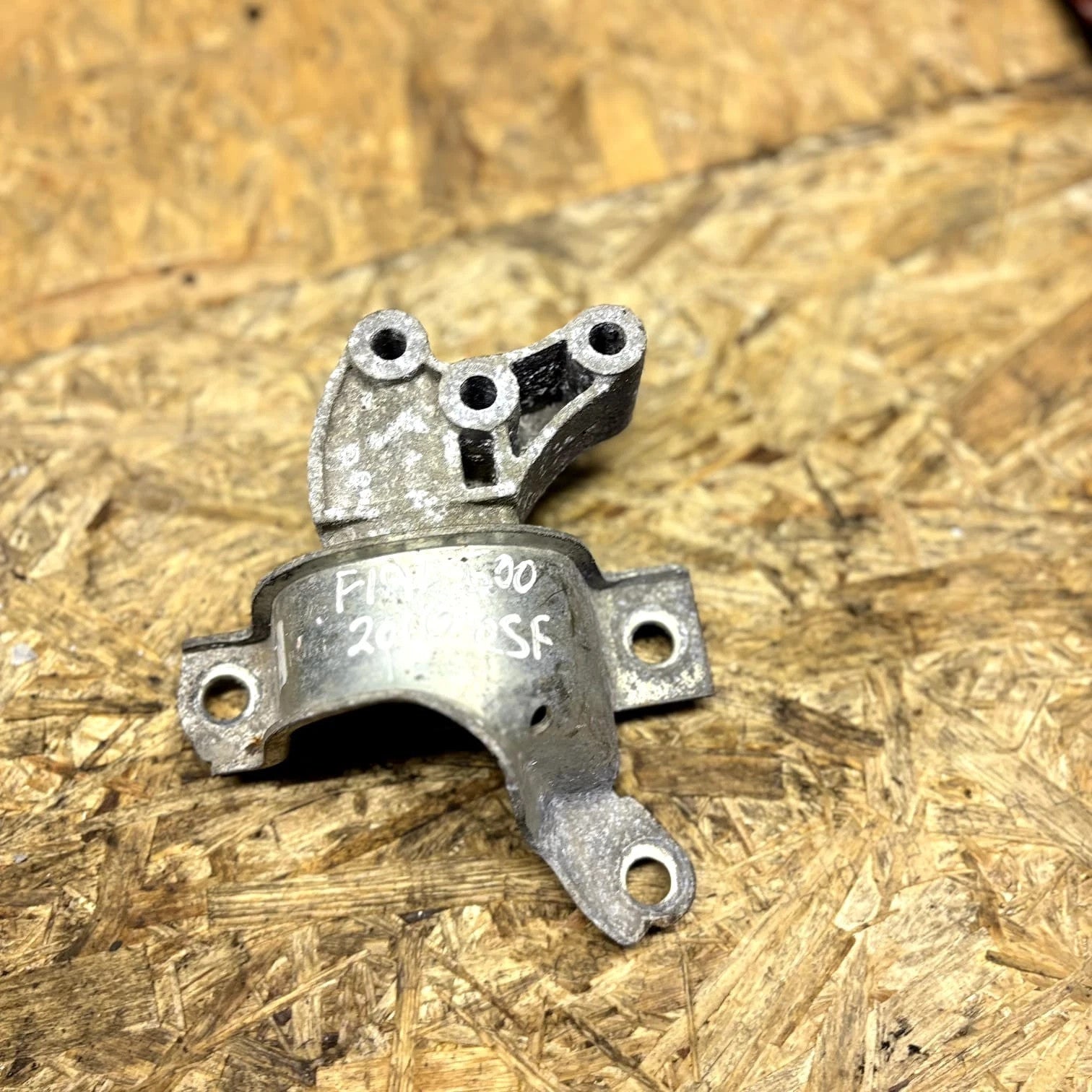 FIAT 500 312 1.2 Engine Mount Bracket 1.2 Petrol 51kw 2016 O/S/F