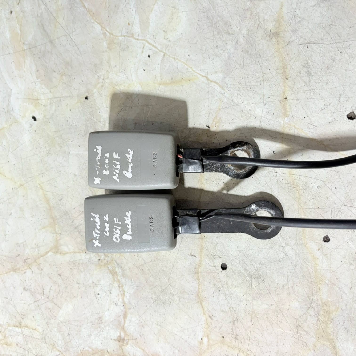 Driver Front & Passenger Front Seat Belt Buckles Nissan X Trail
