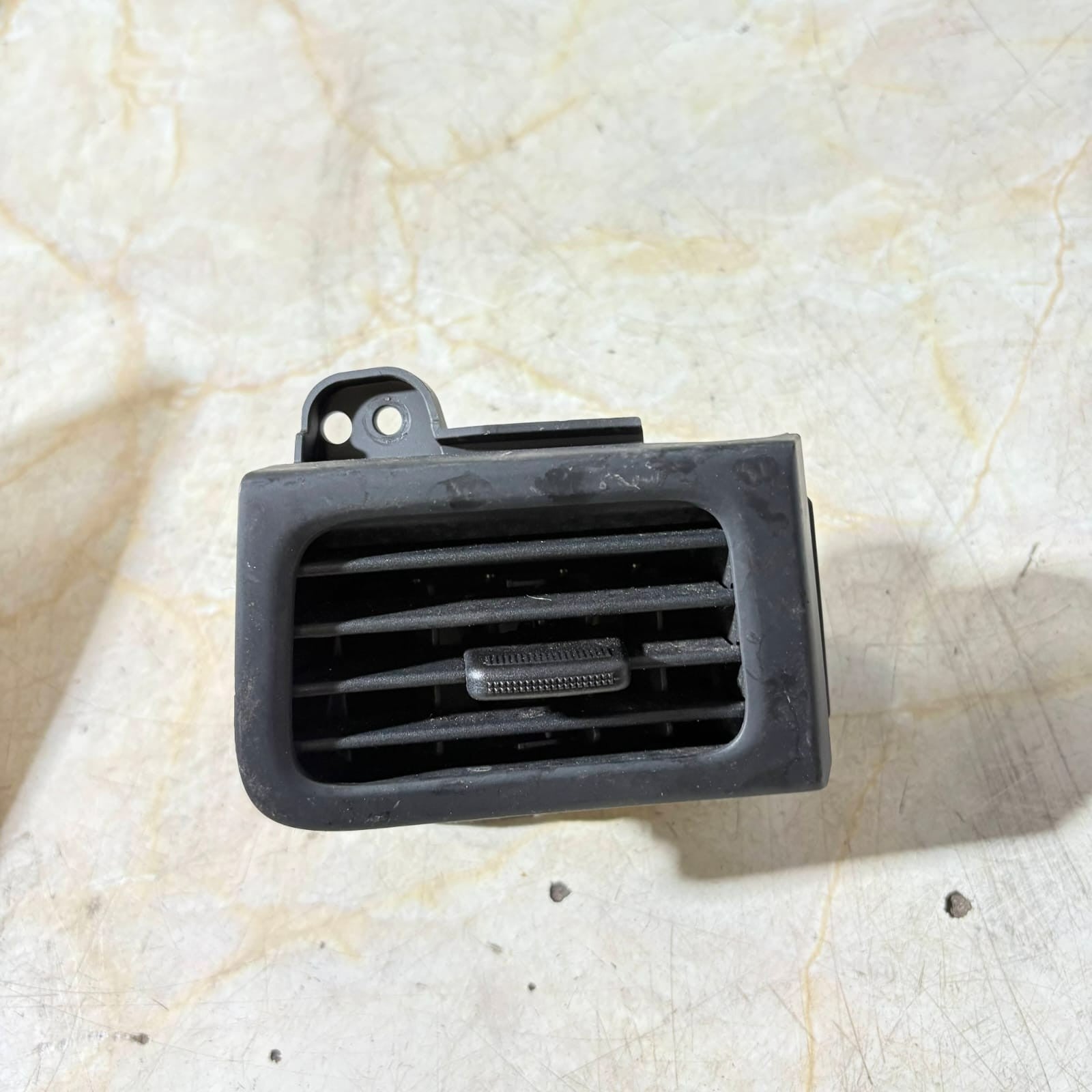 Kia Picanto Passenger Front Left Side Dash Air Vent Mk2 2011-2017 809C53