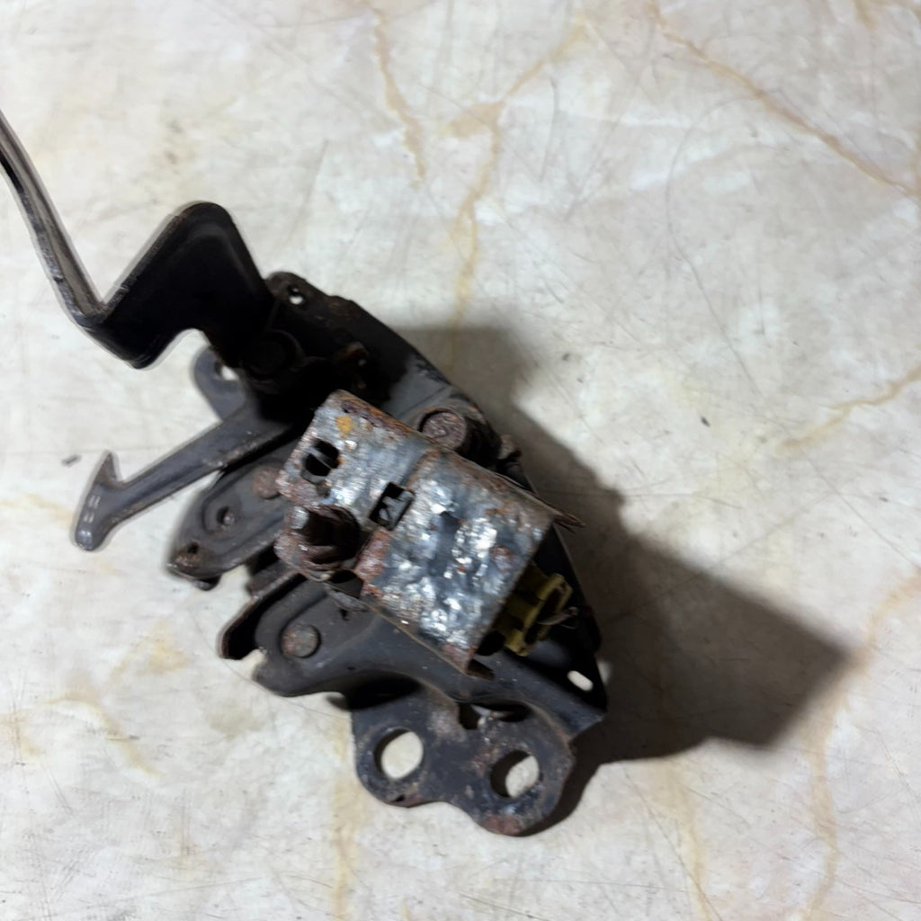 Nissan Juke 2011 BONNET LOCK HOOD CATCH