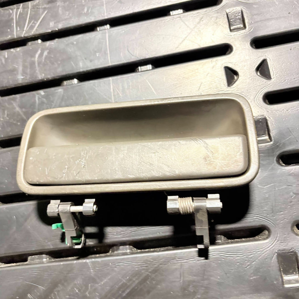 LAND ROVER FREELANDE 98-06 DOOR HANDLE REAR DRIVER RIGHT SIDE CXB101530XXX