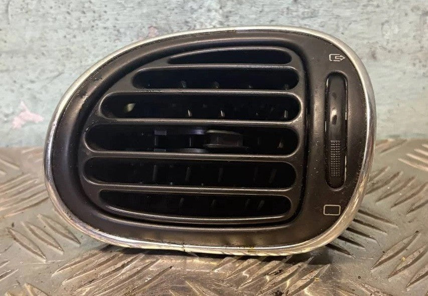 Peugeot 206 A/C Air Vent Dashboard Front Right Driver O/S 1998-10 9632184377