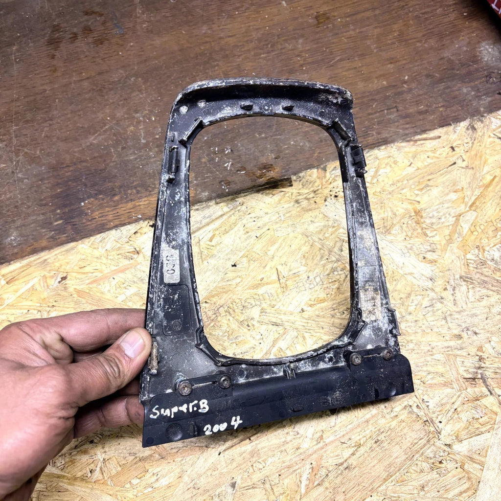 Skoda Superb 2004 Gear Selector Surround