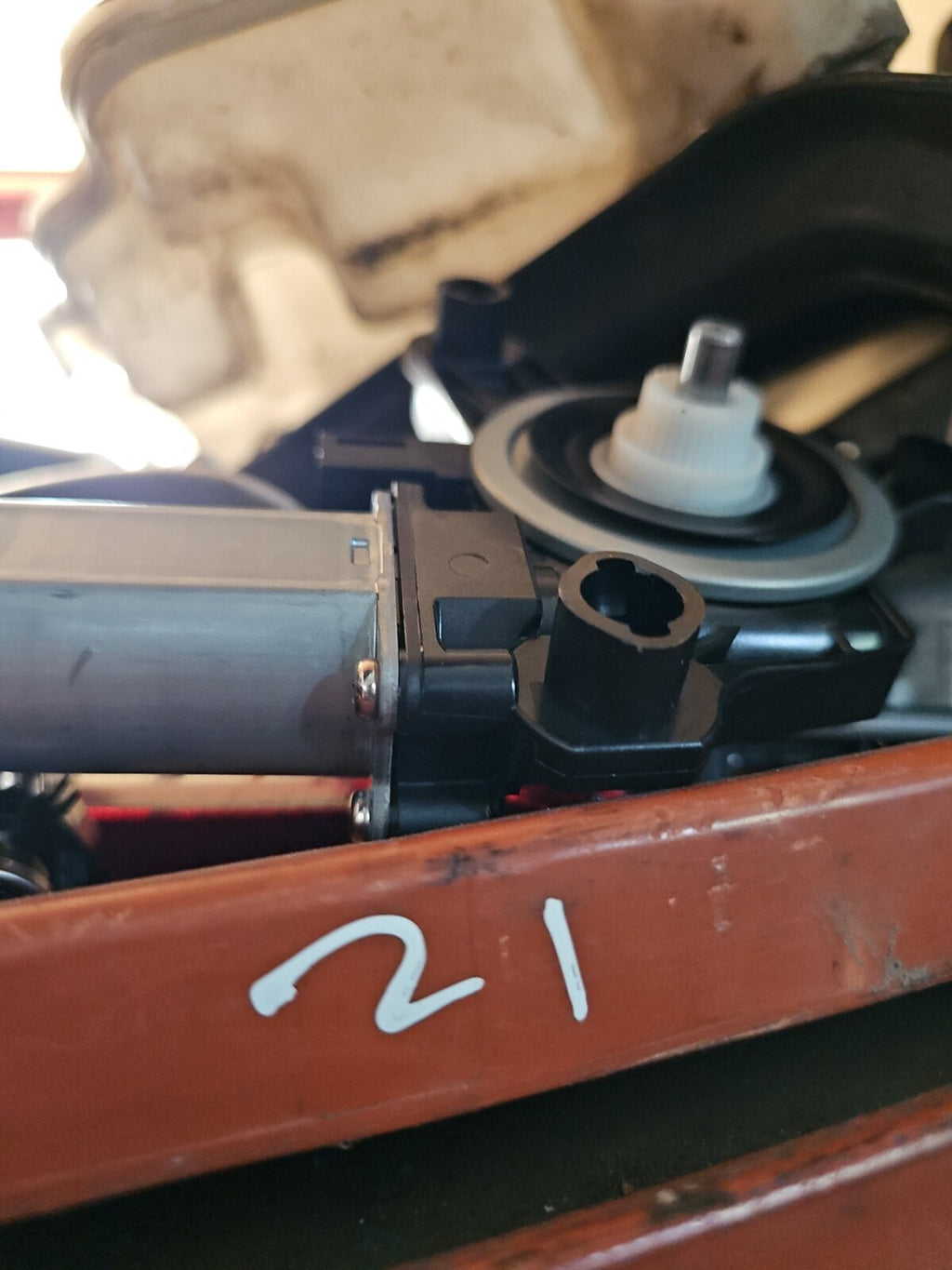 MERCEDES A CLASS DOOR WINDOW MOTOR REAR LEFT W177 2018-2023 A0009060808