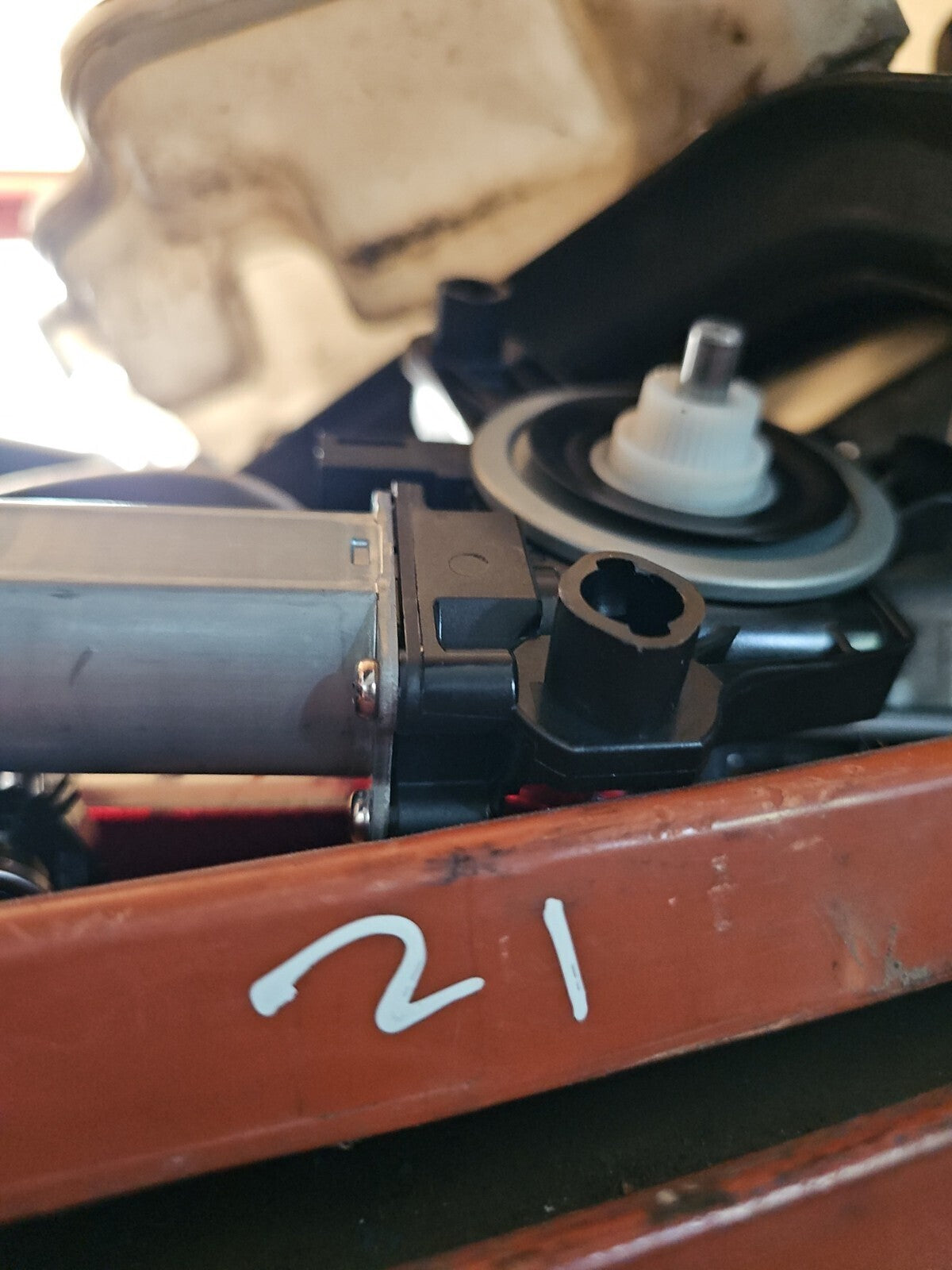 MERCEDES A CLASS DOOR WINDOW MOTOR REAR LEFT W177 2018-2023 A0009060808