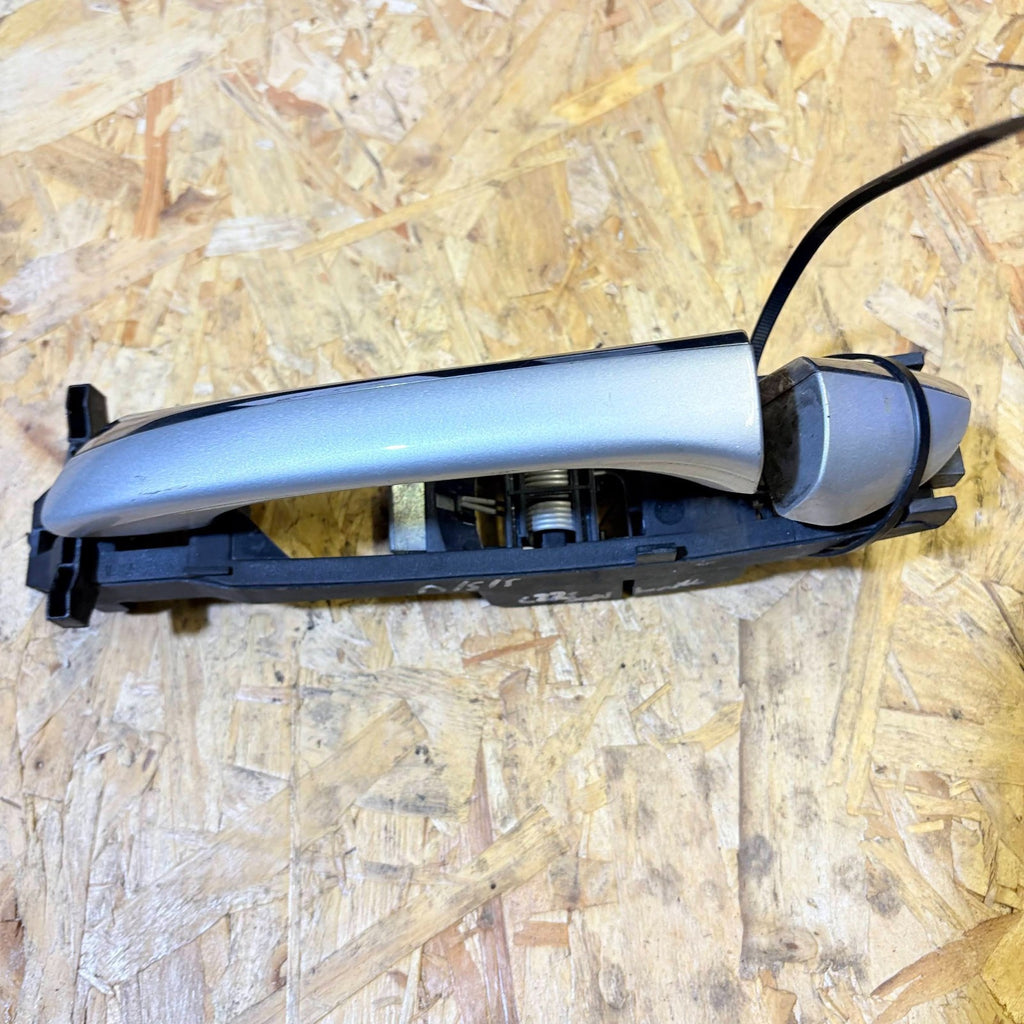 Mercedes C220 2014-2017 Door Handle Exterior Left Passenger Side Silver