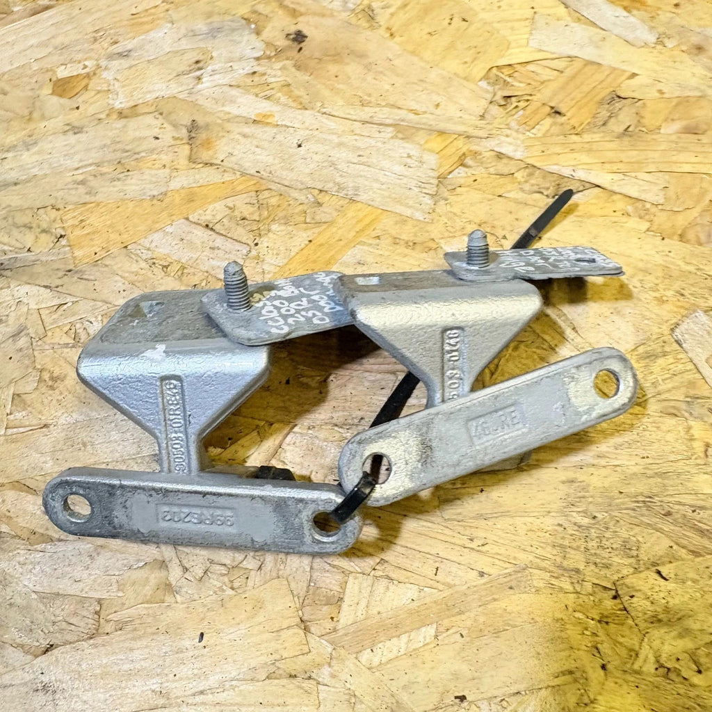 Mercedes C Class W203 S203 Rear Right Upper Door Hinge A2037300637 2000-2007