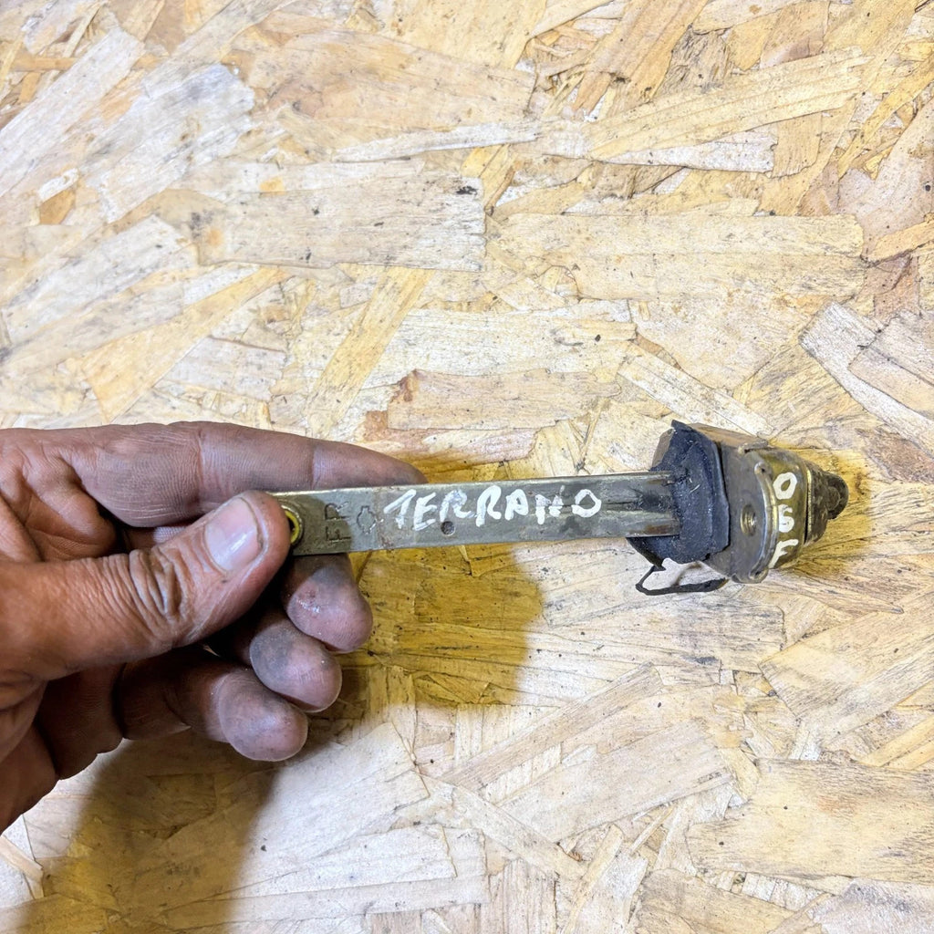 Nissan Terrano II R20 1993-2006 Front RH Door Check Strap Door Stay