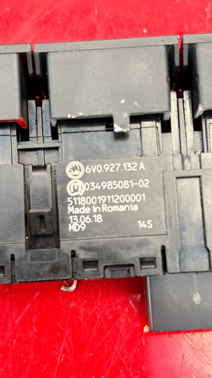 2018 SKODA FABIA HAZARD WARNING SWITCH 6V0.927.132.A
