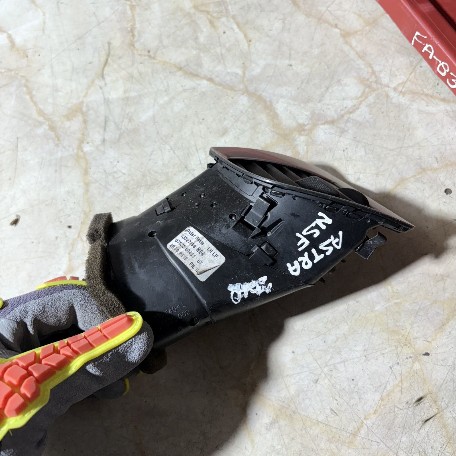 VAUXHALL ASTRA N/S FRONT PASSENGER LEFT SIDE AIR VENT 13327998
