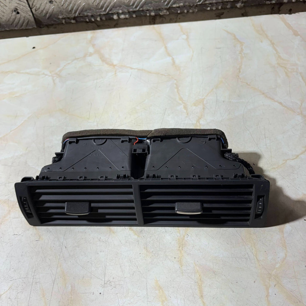 Audi A4 8E B6/B7 2001-2008 Centre Dashboard Air Vent 8E0820951H
