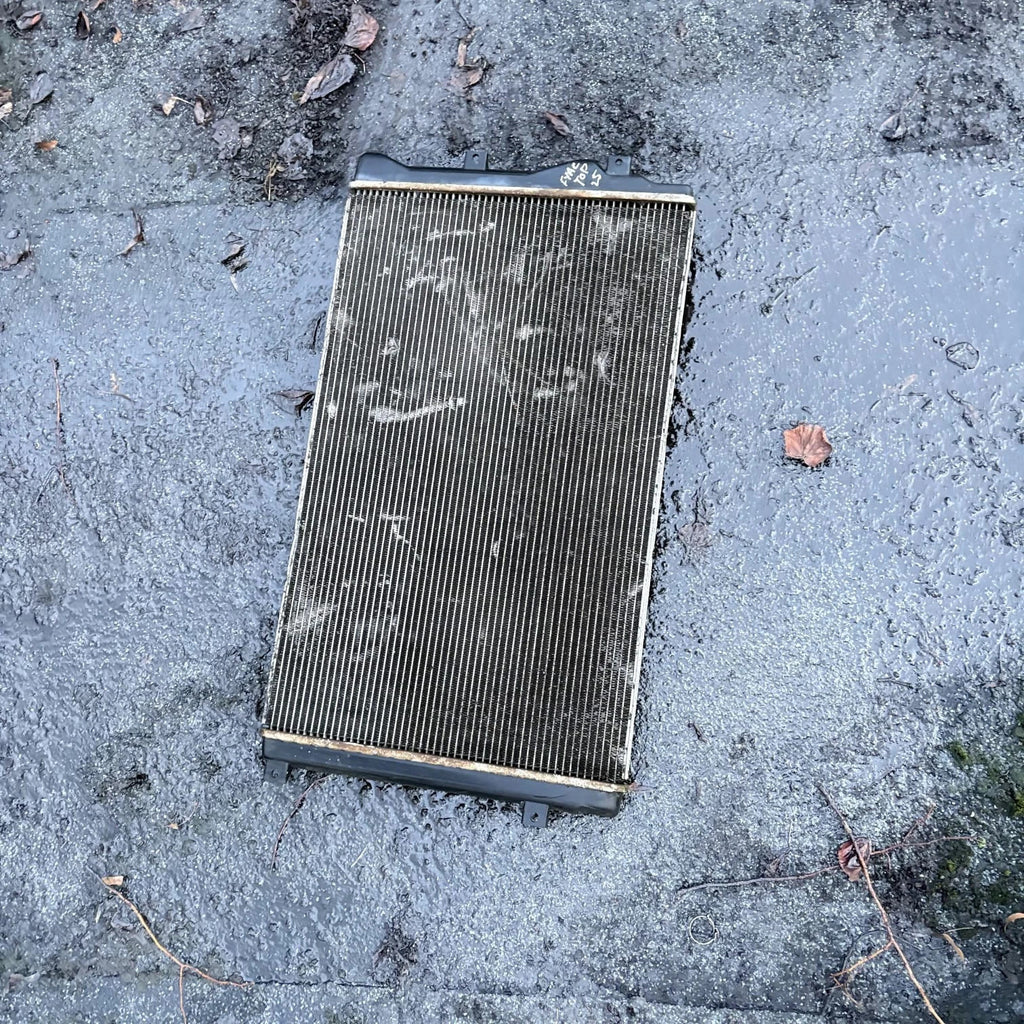 VW Passat B6/B7 Radiator 1K0121253H Golf MK5 MK6 A3 8P Octavia Leon Touran