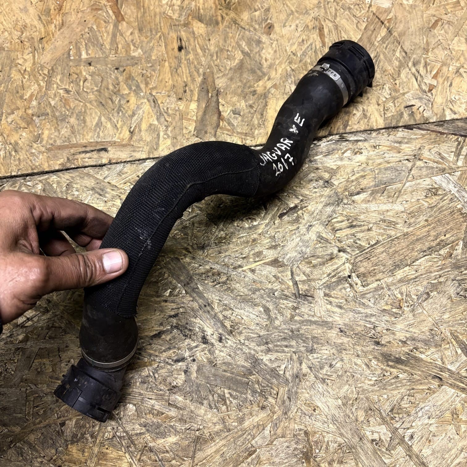 JAGUAR XE X760 2.0 DIESEL COOLANT HOSE LINE PIPE 2017 1321148