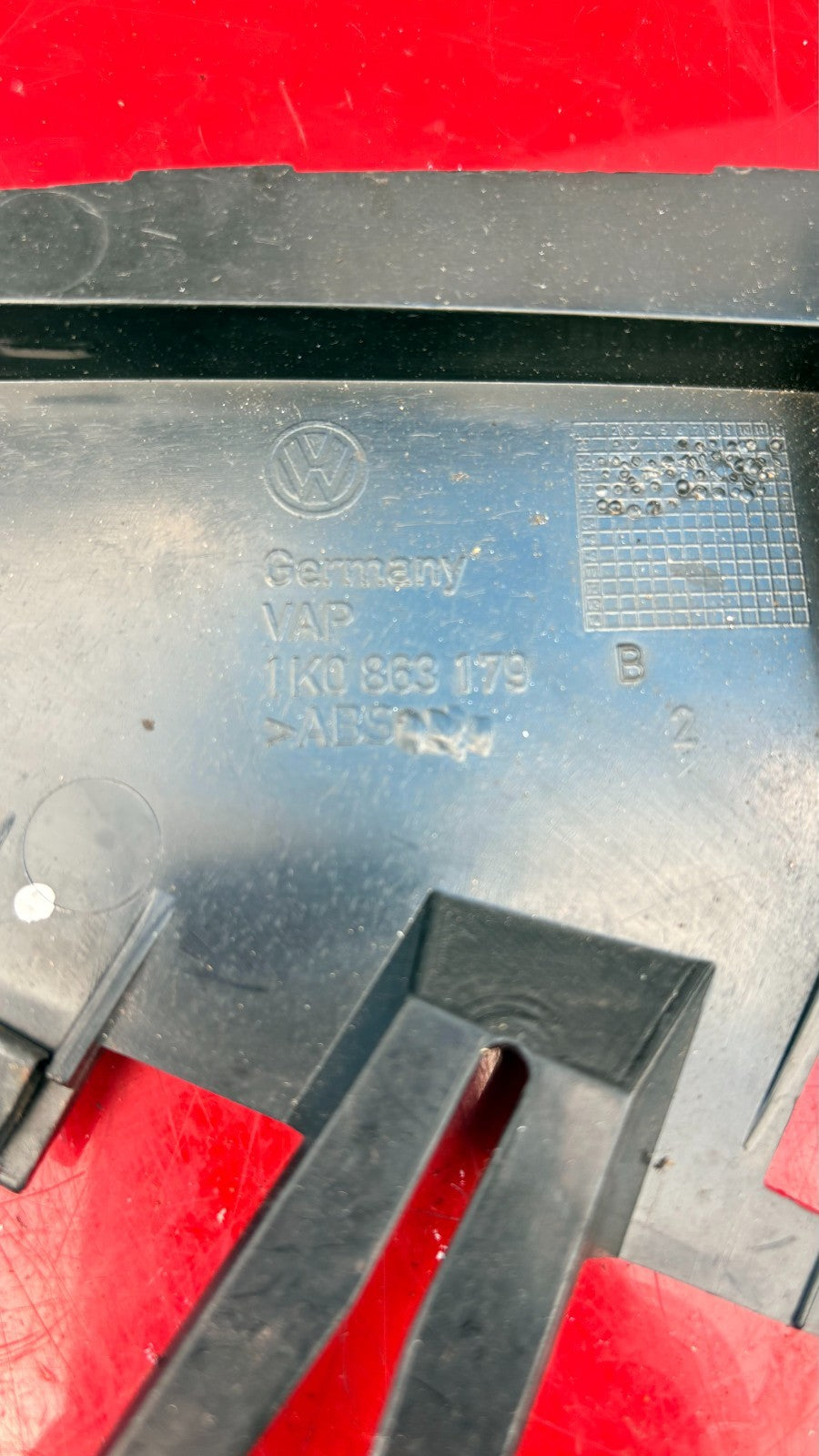 VW Golf Mk5 2005 Centre Console Bracket 1K0863179B