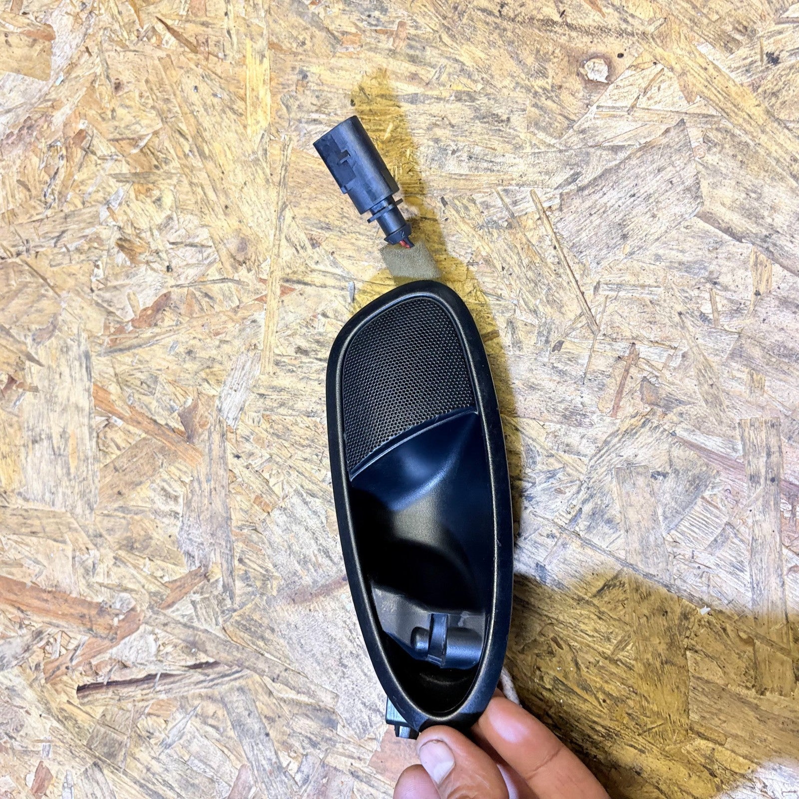 AUDI A4 SPORT PULL HANDLE INTERIOR DRIVER REAR 186004571 OSR