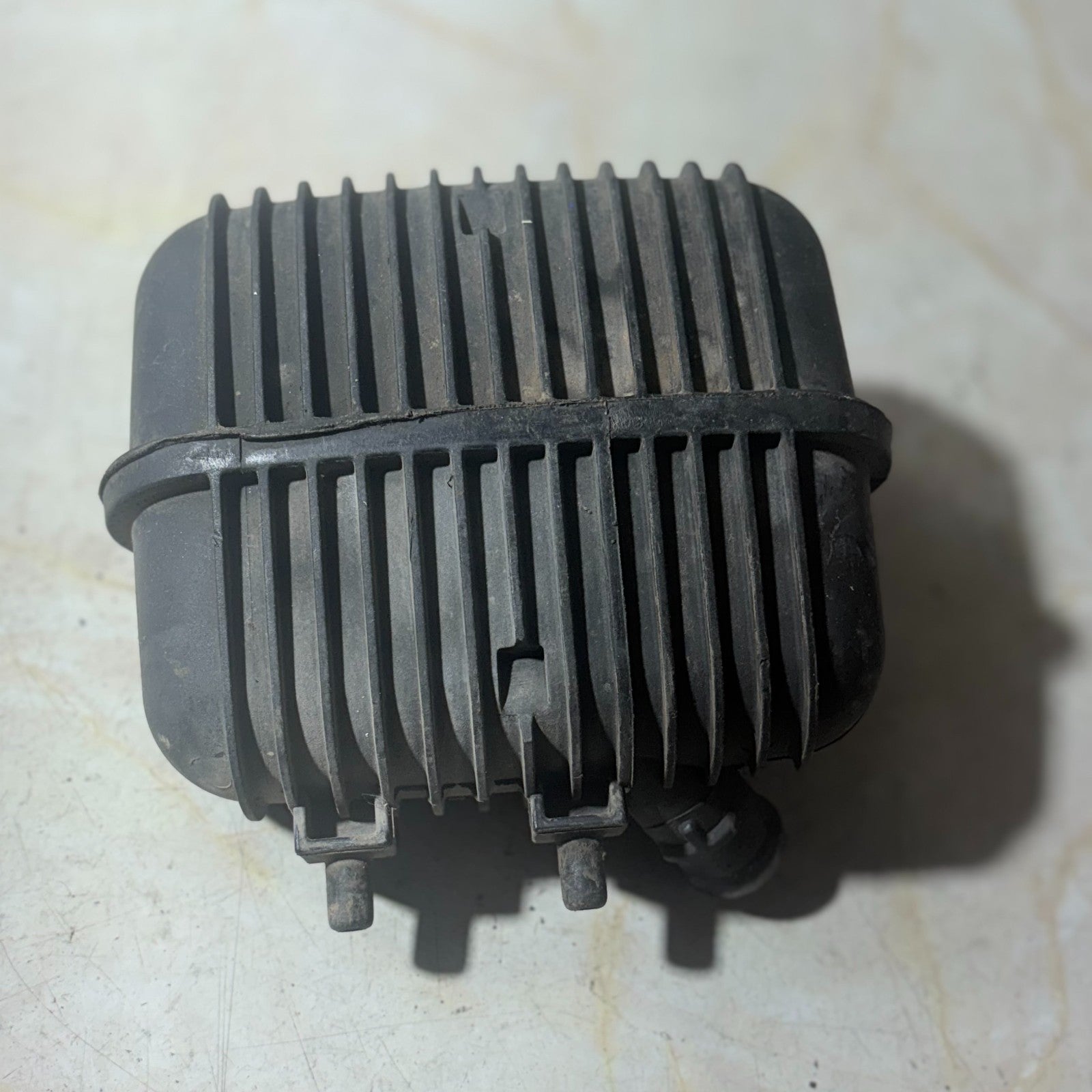 Audi A4 B7 2006 Intercooler Pulsation Damper 8E0129955 Charge Air Resonator