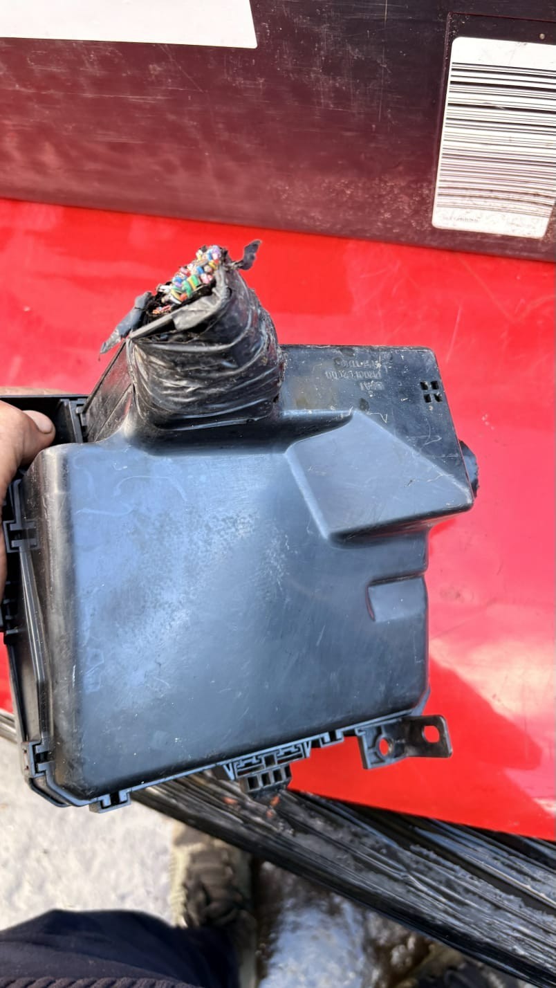 2010 MITSUBISHI ASX FUSE BOX PR061-02000