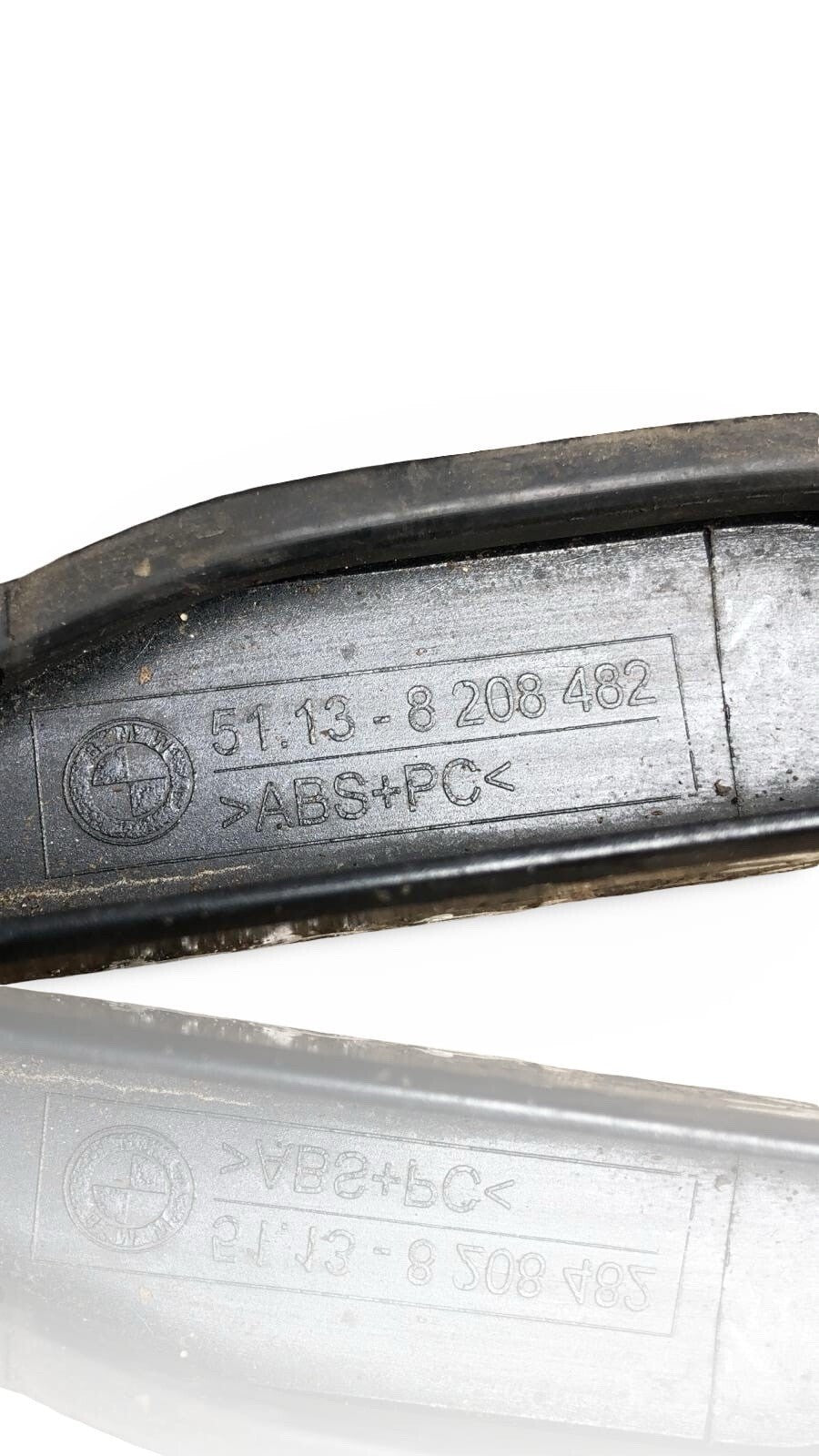 BMW E46 OS DRIVERS SIDE HEADLIGHT LOWER TRIM 51.13-8208481