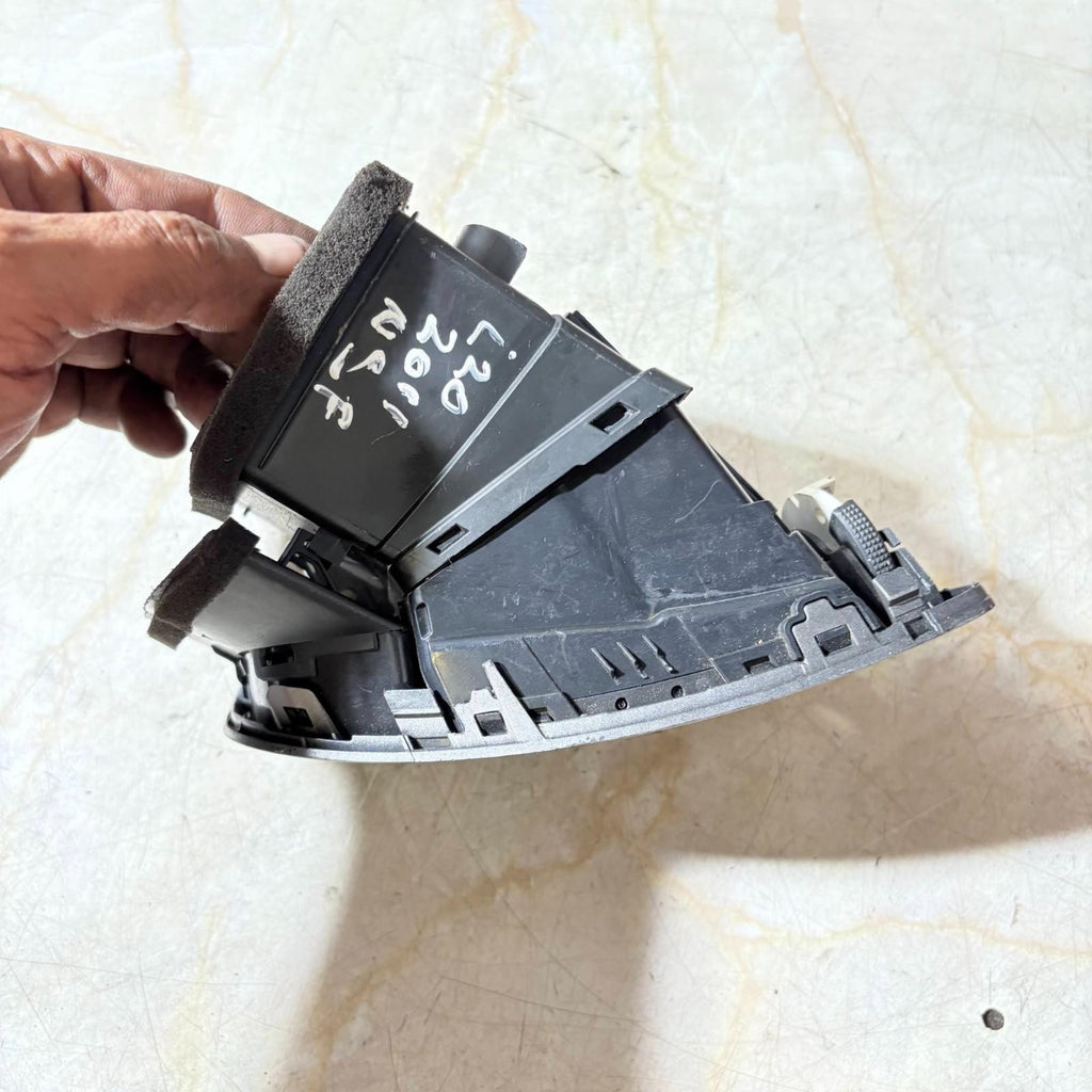 HYUNDAI I20 MK1 08-12 DASHBOARD AIR VENT NSF PASSENGER FRONT LEFT SIDE
