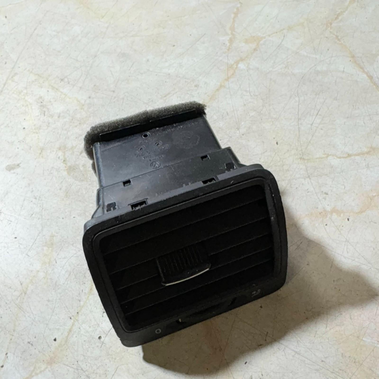 5K0819704 VW Golf Mk6 GTI R 09-13 Front Right Driver Offside Dashboard Air Vent