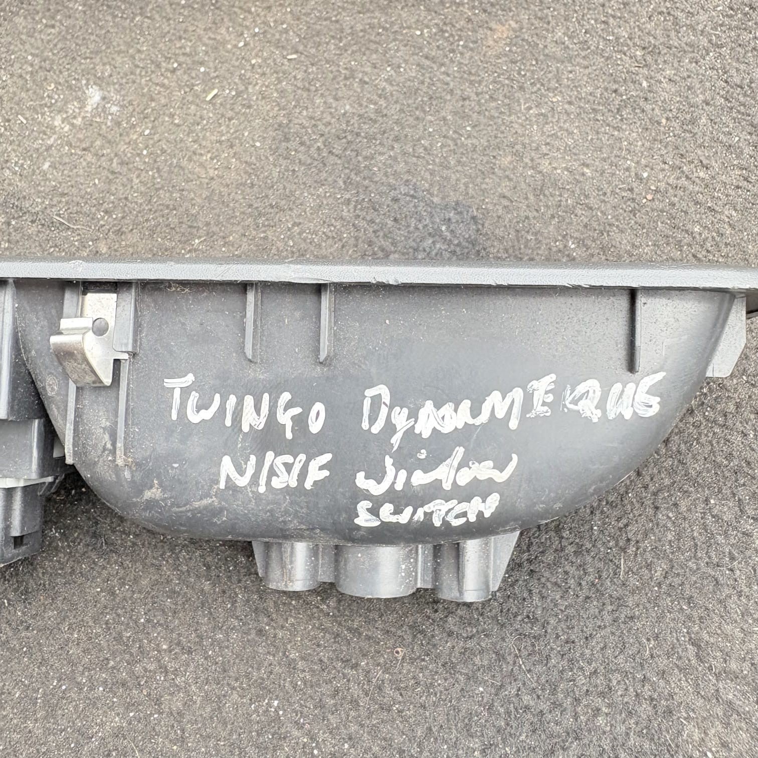 Renault Twingo Mk2 Pre-Face Passenger Front Window Switch 8200356517B