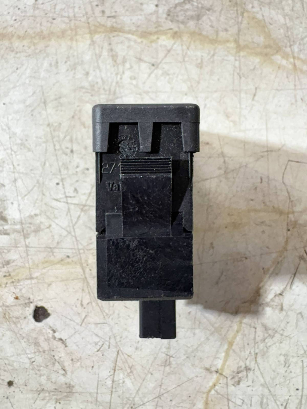 PEUGEOT 208 Mk1 2012-2020 Headlight Level Adjustment Switch 96384422XT