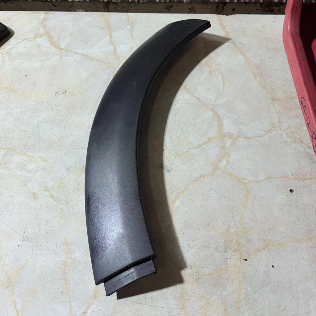 MINI Coupe 20006 O/S/F Drivers Front Wheel Arch Trim for 1505864