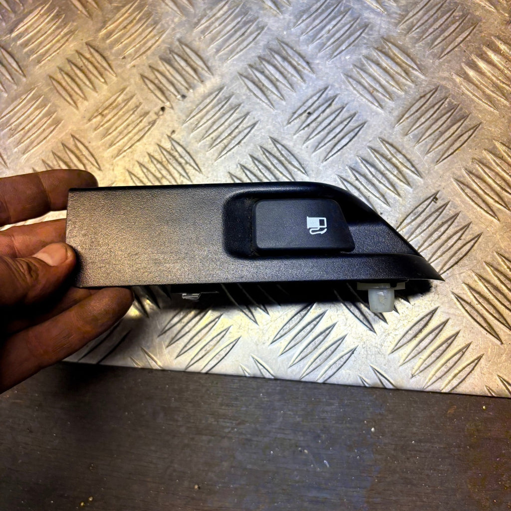 TOYOTA YARIS 2008 FUEL FLAP OPEN