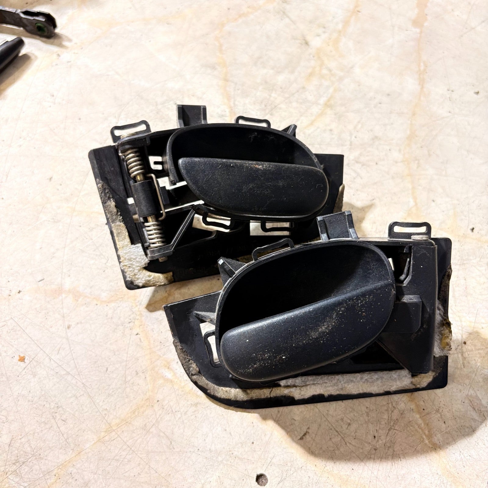 PEUGEOT 206 N/S FRONT LEFT INTERIOR DOOR HANDLE 9623698477 2002-2006