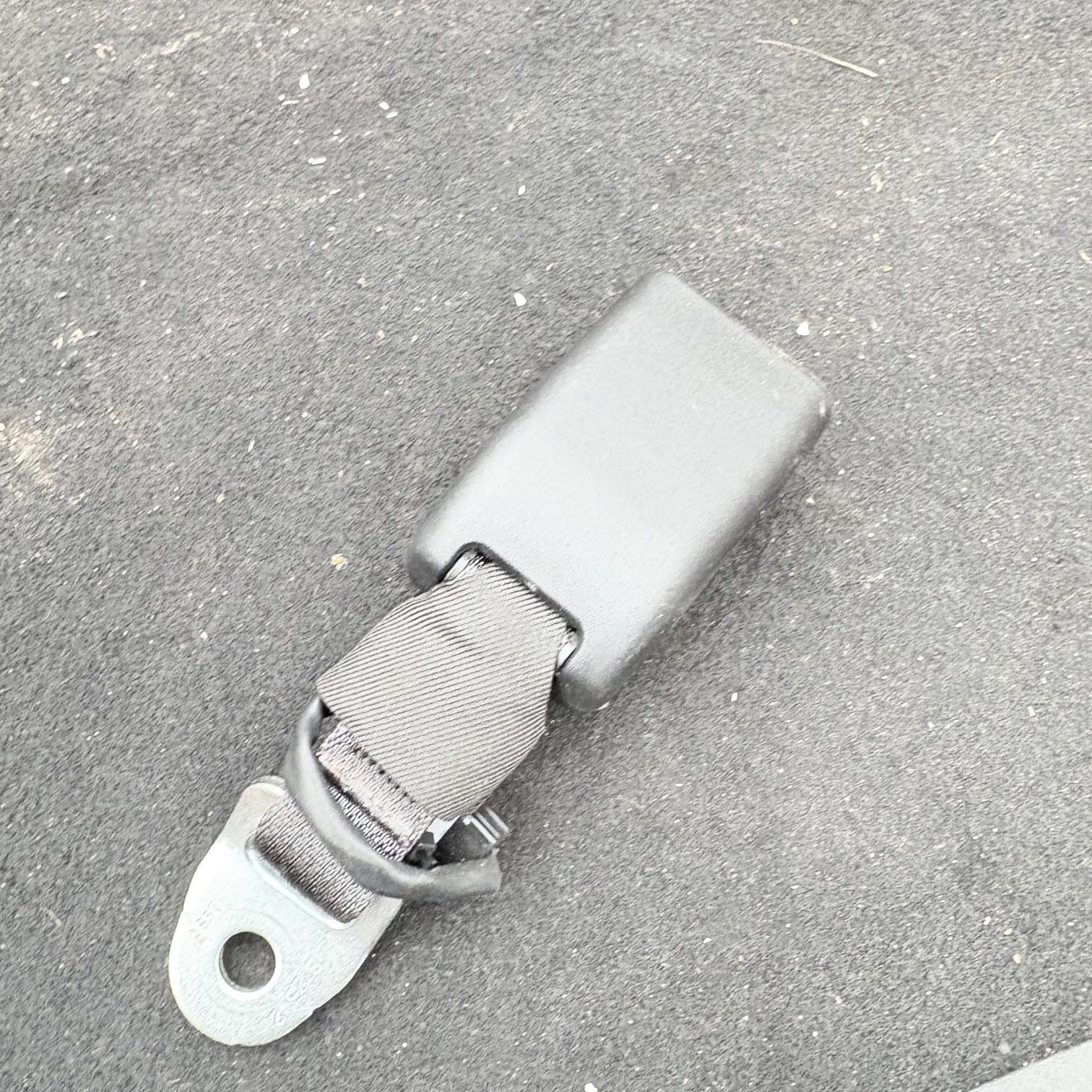 Citroen C1 Mk2 NSR Rear Left Seat Belt Buckle Stalk 5 Door 2014-2022