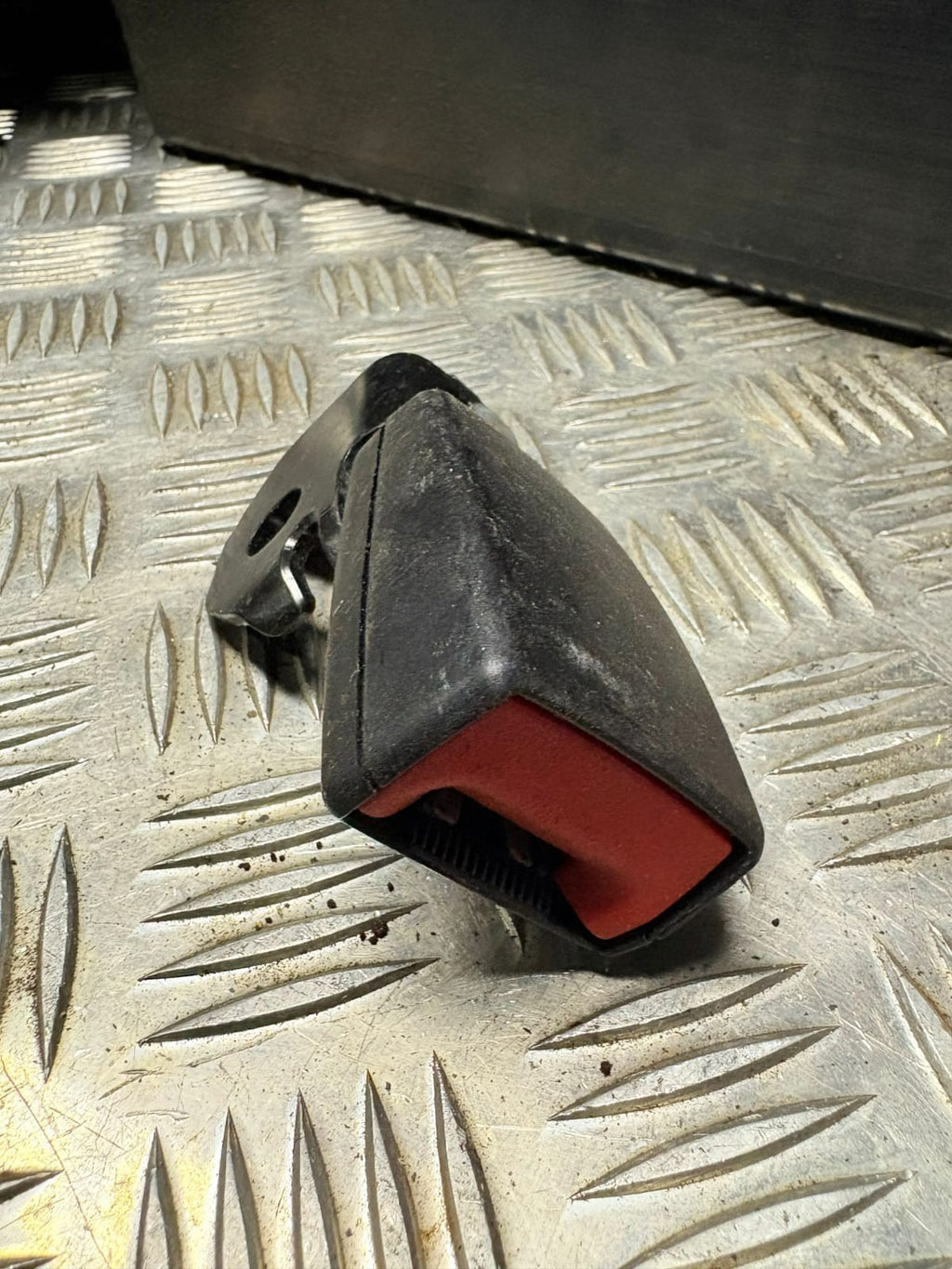 Vauxhall Corsa D Mk4 2006-2014 Rear Right Seat Belt Buckle 40-126-6978