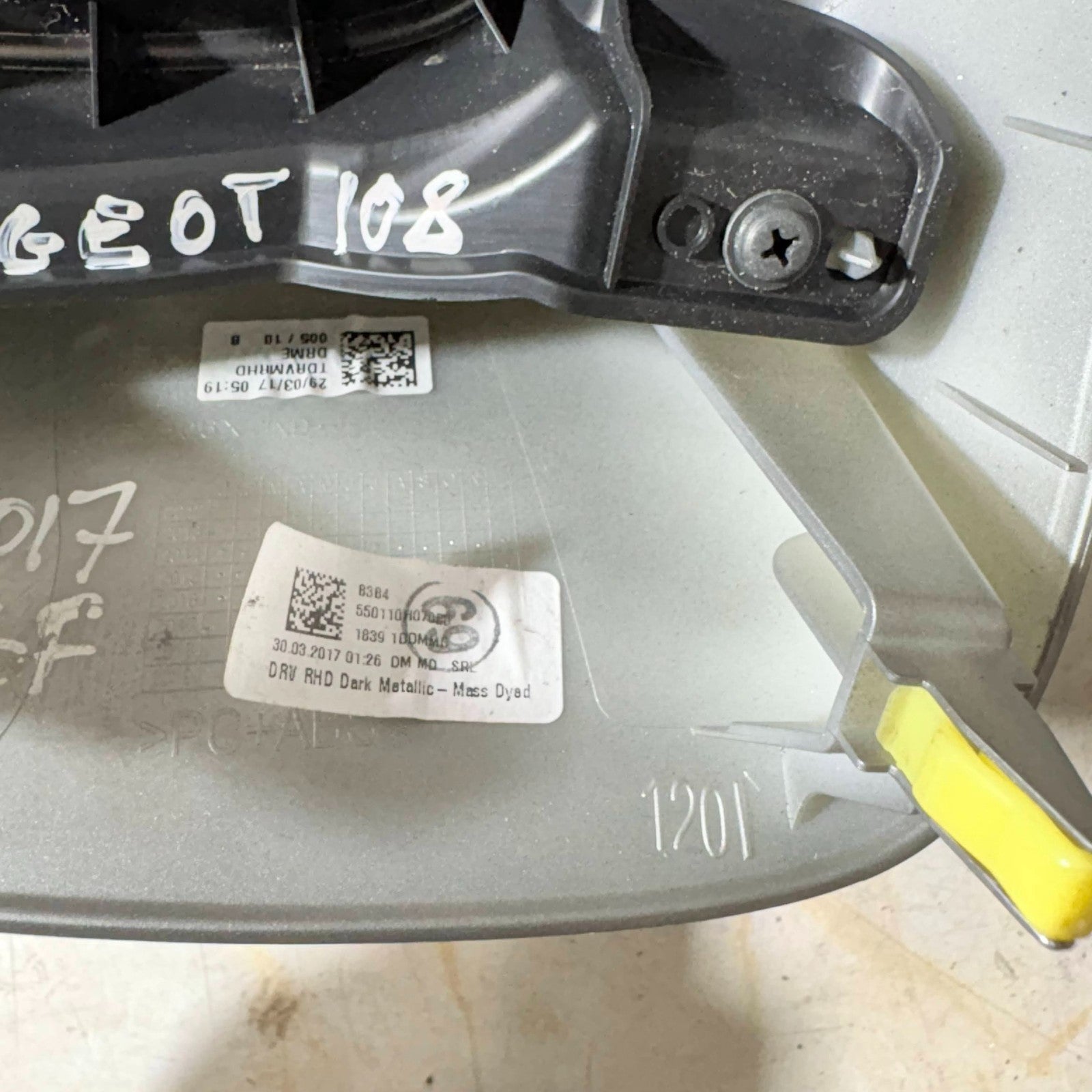 FOR 2017 PEUGEOT 108 DRIVER OFF SIDE AIR VENT TRIM