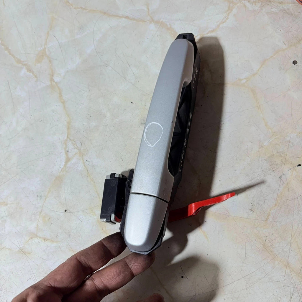 TOYOTA EXTERIOR DOOR HANDLE REAR RIGHT SIDE