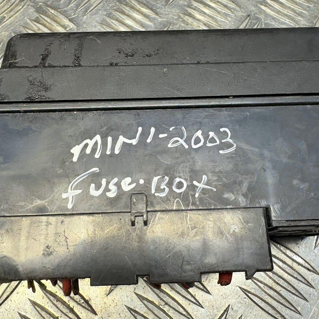 MINI COOPER ONE R50 2003 EXTERNAL UNDER BONNET ENGINE BAY FUSE BOX 142664
