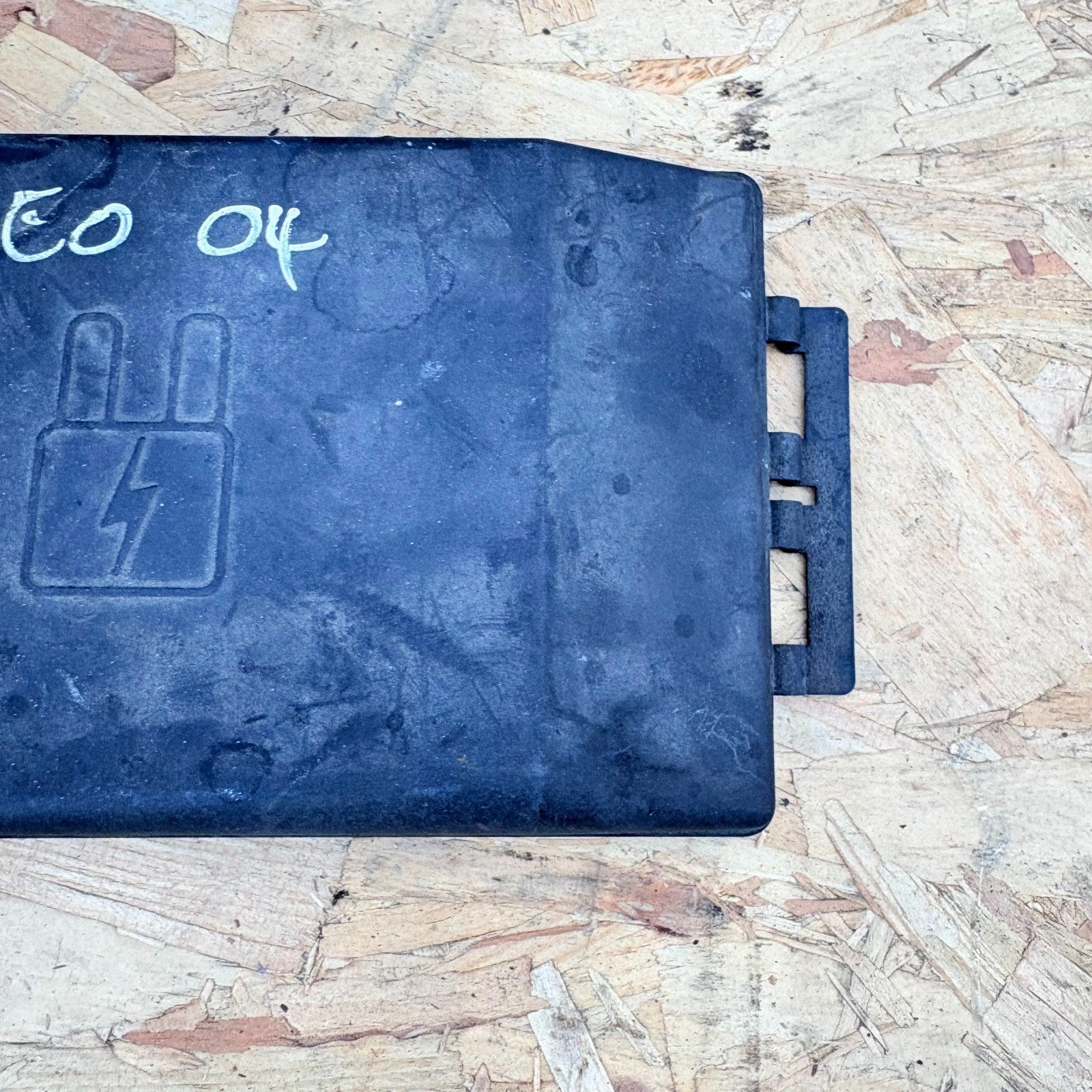 2T1T-14A076-AF Fuse Box Cover for FORD TOURNEO