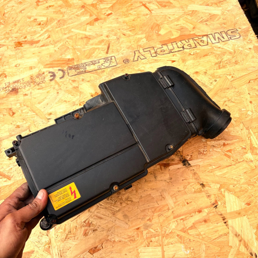 Mercedes-Benz C-CLASS 2003 Air Filter Box 2710900901