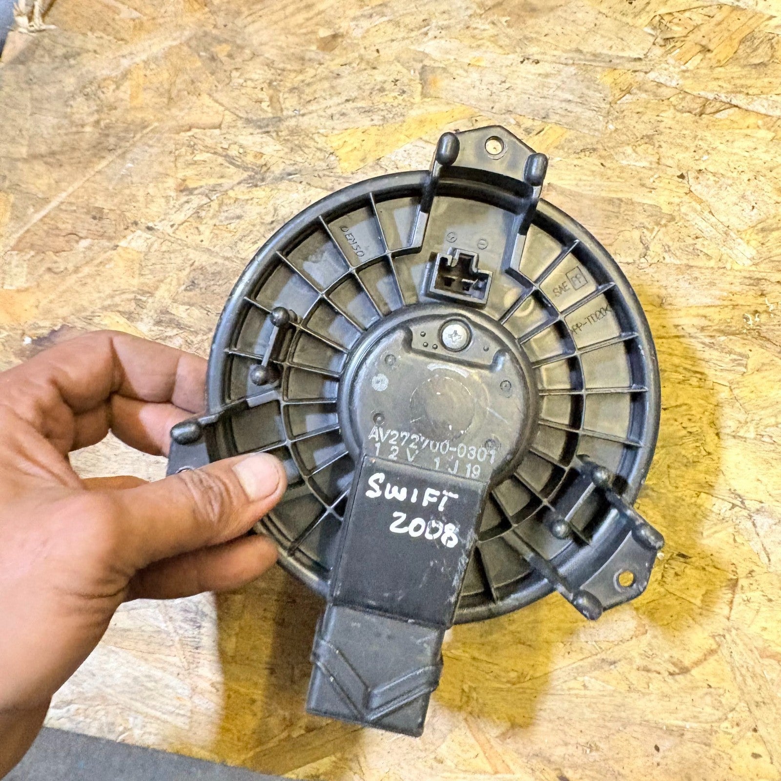 SUZUKI SWIFT 2008 HEATER FAN BLOWER MOTOR AV272700-0301