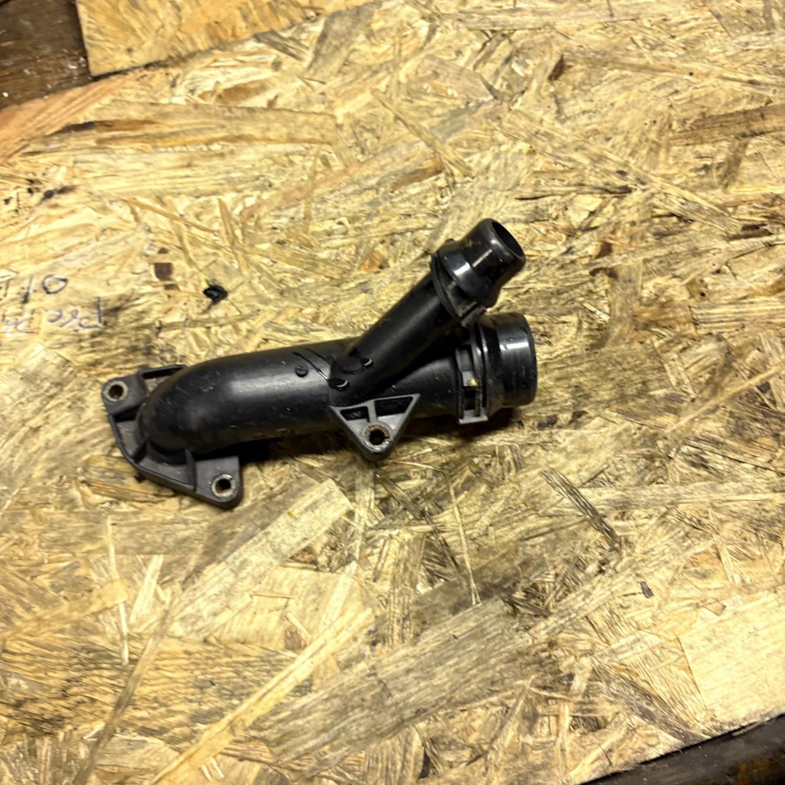 BMW E46 Coupe 2002 Engine Water Outlet Pipe
