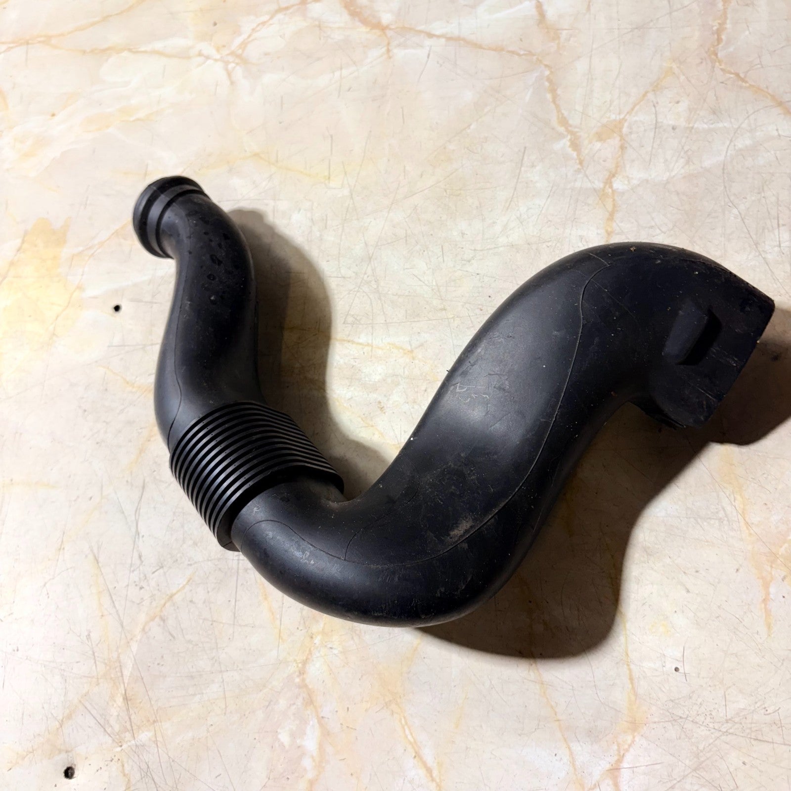 2007-2012 SKODA FABIA MK2 1.2 AIR INTAKE PIPE 6Y0129618A