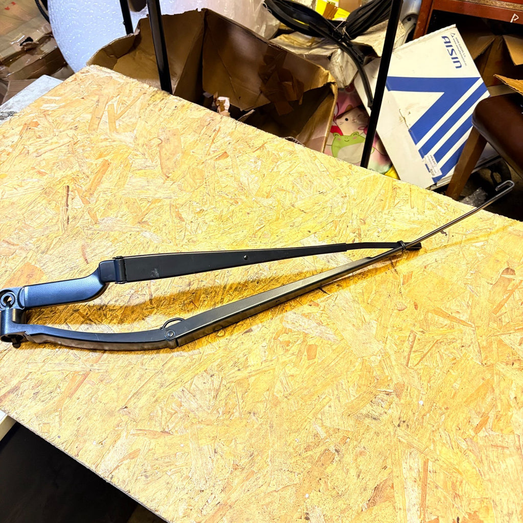 NISSAN QASHQAI 2019 RIGHT FRONT WIPER ARM 5 DOOR HATCH