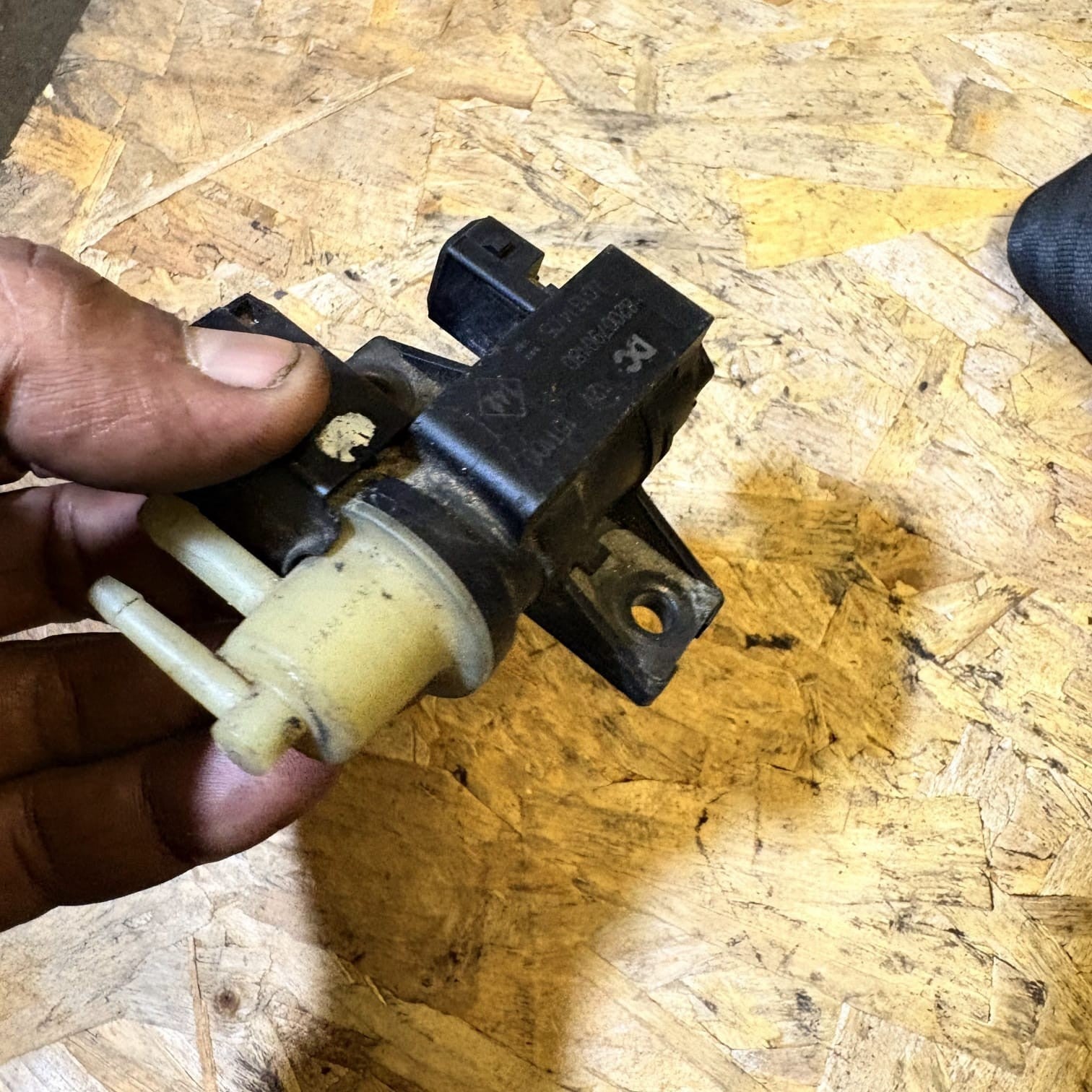 Nissan Nv200 1.5 Vacuum Solenoid Valve 8200790180 2015