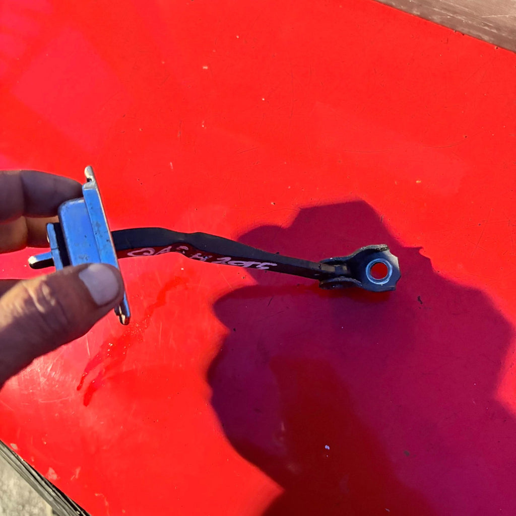 NISSAN QASHQAI 2015 OFFSIDE DRIVER RIGHT REAR DOOR CHECK STRAP