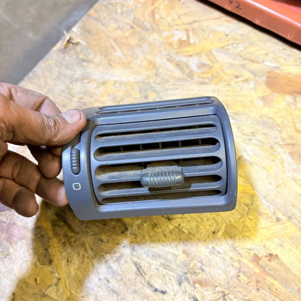 Fiat Scudo Peugeot Expert Citroen Dispatch 1995-2006 Dash Air Vent Left